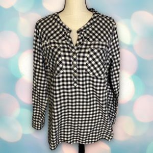 Eddie Bauer Women’s Black and White Checkered Long Sleeve Blouse Top Size M